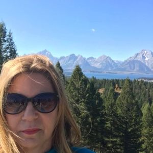 Meet your Posher, Sharon